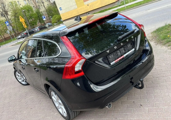 Volvo V60 cena 35700 przebieg: 214685, rok produkcji 2014 z Choroszcz małe 436